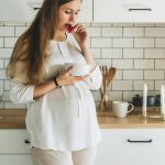 गर्भवती महिलाएं को क्या खाना चाहिए और क्या नई खाना चाहिए
