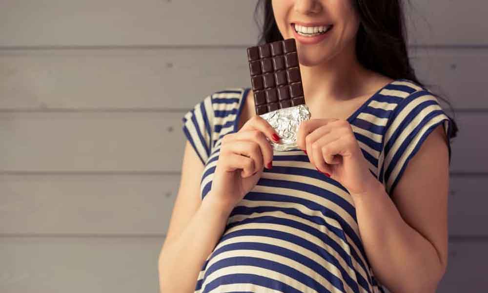 प्रेगनेंसी-में-चॉकलेट-खाने-के-फायदे प्रेगनेंसी में चॉकलेट खाने के फायदे