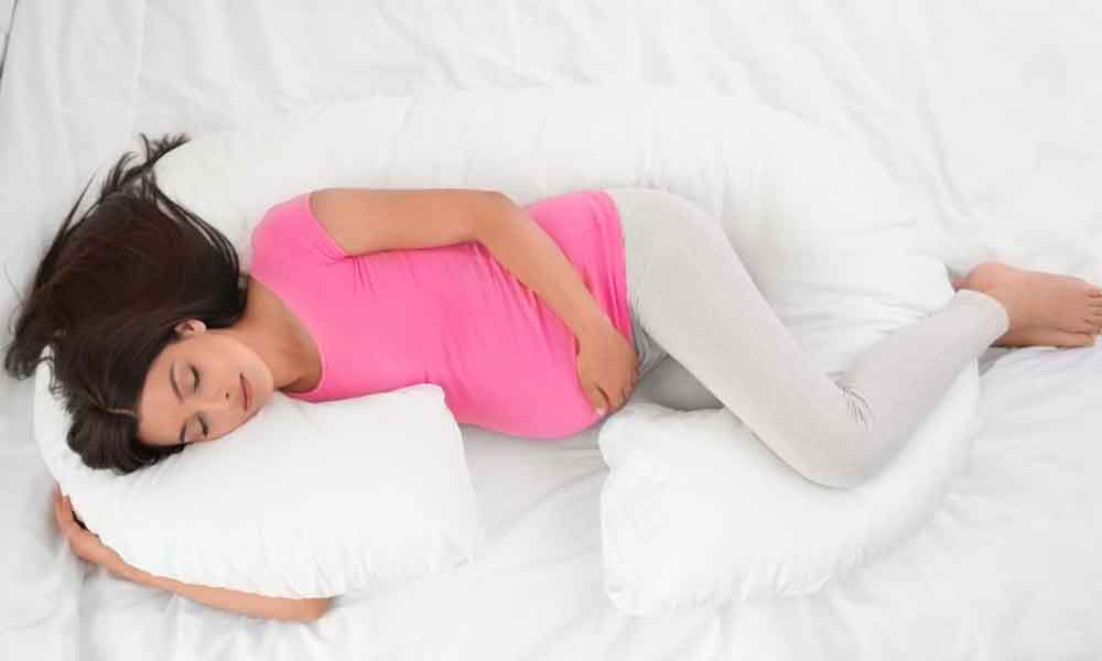 Right way to sleep during pregnancy